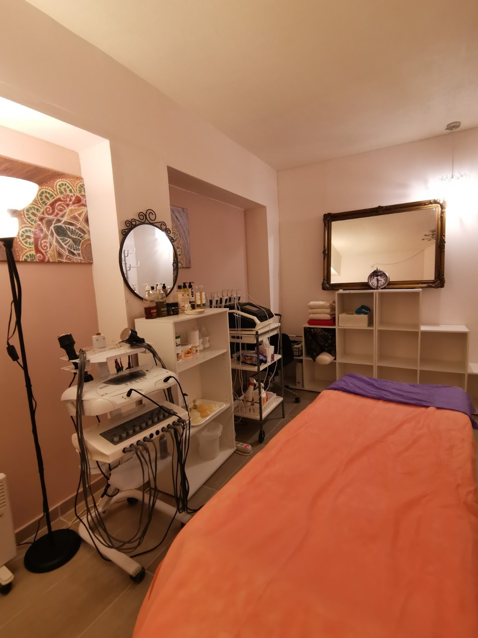 Budai Nagy Antal u.5 karcsusitunk.hu szalon